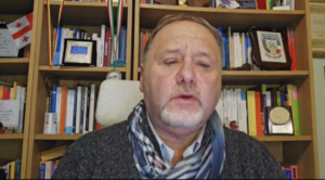 Scopri di più sull'articolo Agrigento – Il prof. Francesco Pira: “Le challenge che spingono i bambini a nascondersi nei negozi , una forma di abbandono digitale”