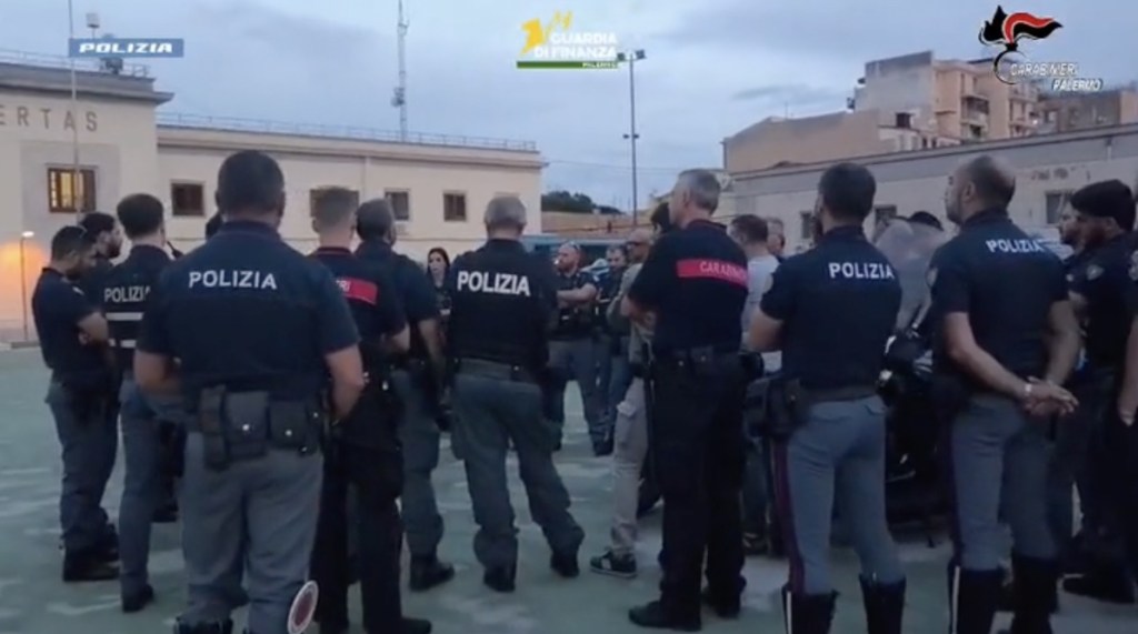 Al momento stai visualizzando Agrigento – Agenti aggrediti dai residenti, scatta il maxi blitz nel rione