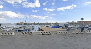 Scopri di più sull'articolo Agrigento – Porto Empedocle, protesta dei lavoratori della pesca: assemblea davanti alle imbarcazioni