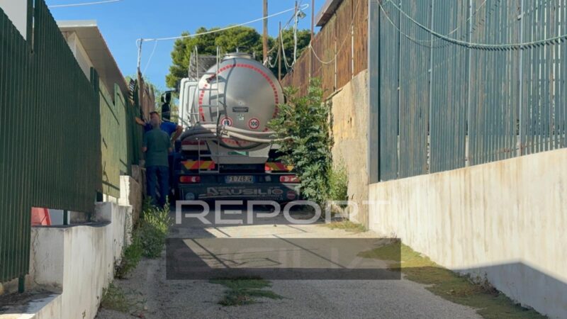 Al momento stai visualizzando Agrigento – Santa Rosa, oggi arriva l’autobotte AICA: L’acqua si può portare. Allora perché non ai residenti di Maddalusa?