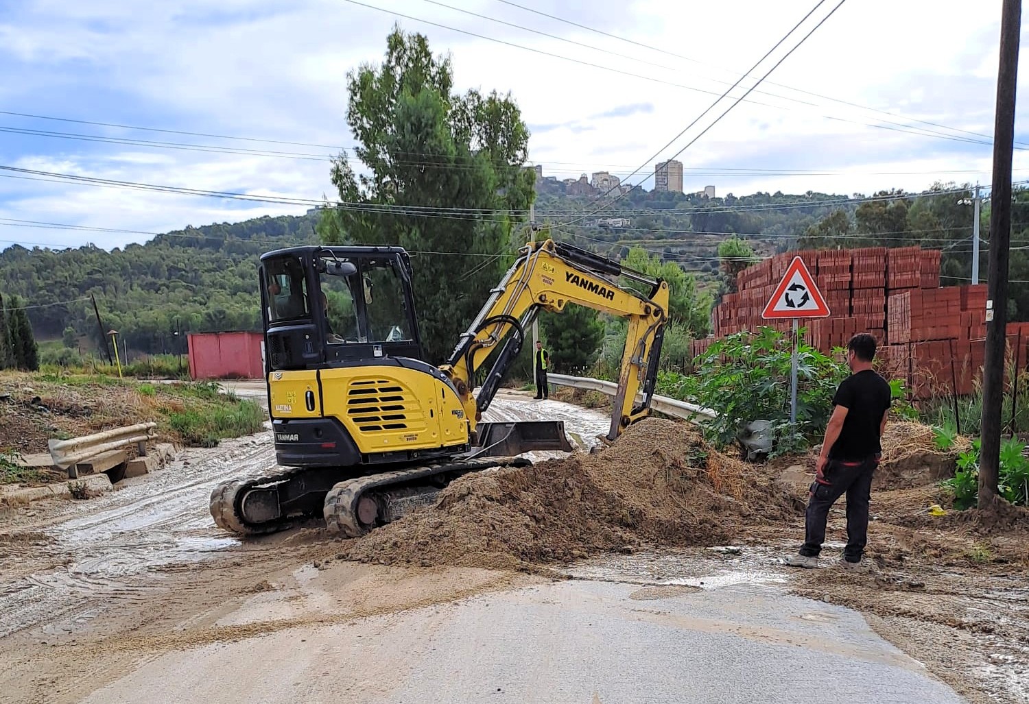Al momento stai visualizzando Agrigento – Dopo il maltempo riaperte al traffico le SP n. 1, n. 2 e la SPR n. 24 