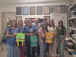 Scopri di più sull'articolo Agrigento – Solidarietà a Menfi: materiale scolastico per le famiglie locali e la missione in Tanzania