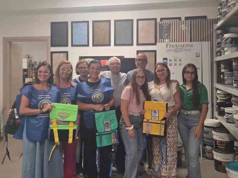 Al momento stai visualizzando Agrigento – Solidarietà a Menfi: materiale scolastico per le famiglie locali e la missione in Tanzania