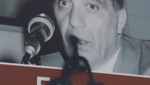 Scopri di più sull'articolo Agrigento – Sfregiata l’immagine dello scrittore Antonio Russello lungo la Ss 640