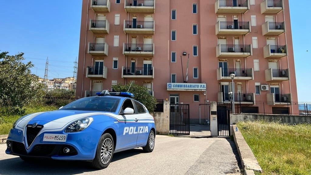 Scopri di più sull'articolo Agrigento – Usa pastelli e biglie per la truffa dello specchietto, 40enne denunciato a Porto Empedocle 