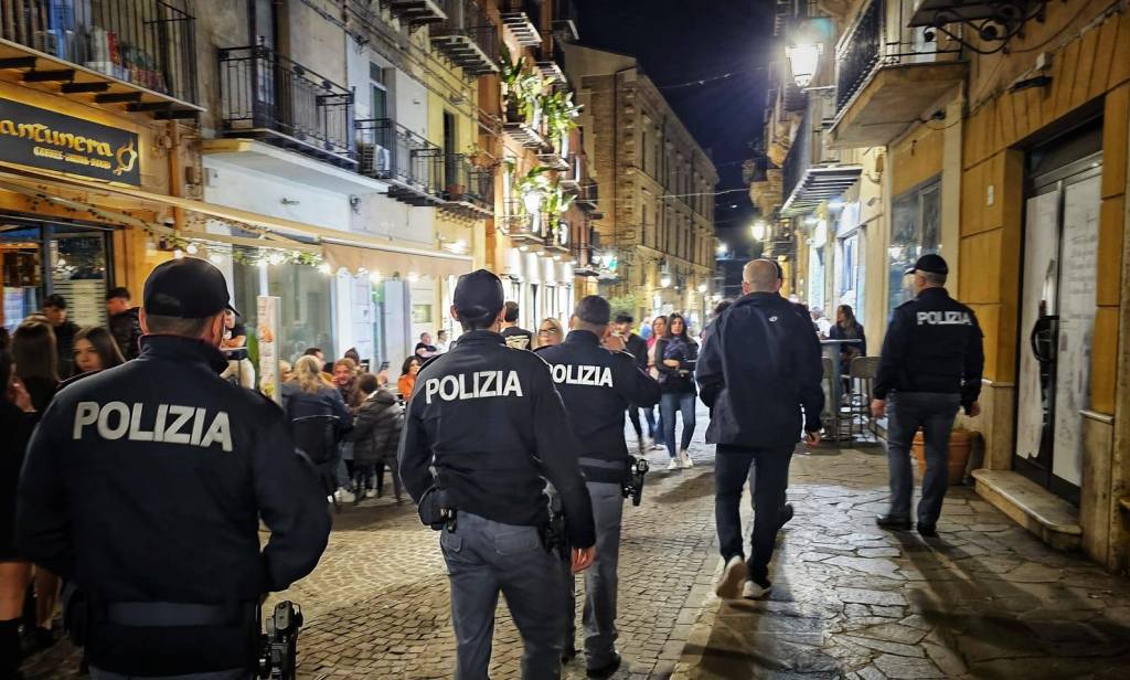Al momento stai visualizzando Agrigento – Alcolici a minorenne in via Atenea, sanzionati barman e titolare del locale 