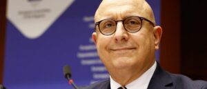 Scopri di più sull'articolo Agrigento – Corruzione: inquisito, tra gli altri, Gaetano Armao