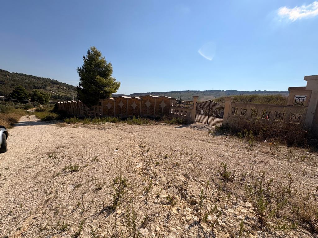 Al momento stai visualizzando Agrigento, interrogazione del consigliere Licata su disagi al cimitero di Piano Gatta