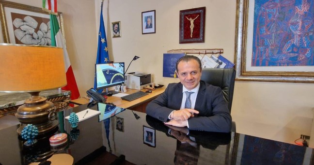 Al momento stai visualizzando Agrigento – Cateno De Luca: “Sì al centrodestra nazionale, ma no a Schifani”