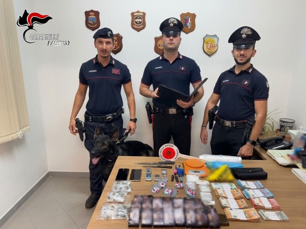 Al momento stai visualizzando Agrigento – Tre chili di droga nel congelatore e quasi 10 mila euro in contanti: arrestato