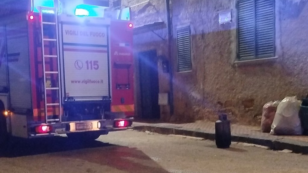 Al momento stai visualizzando Agrigento – Paura a Favara, bombola prende fuoco in appartamento: tanto spavento ma nessun ferito