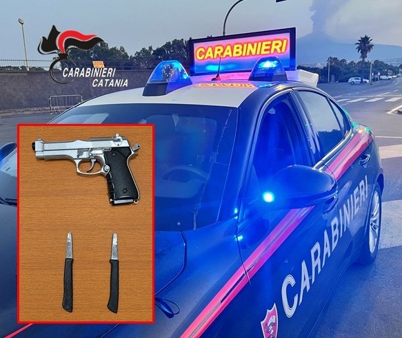 Al momento stai visualizzando Agrigento – Cerca di evitare il controllo dei carabinieri, nello zaino aveva una pistola giocattolo