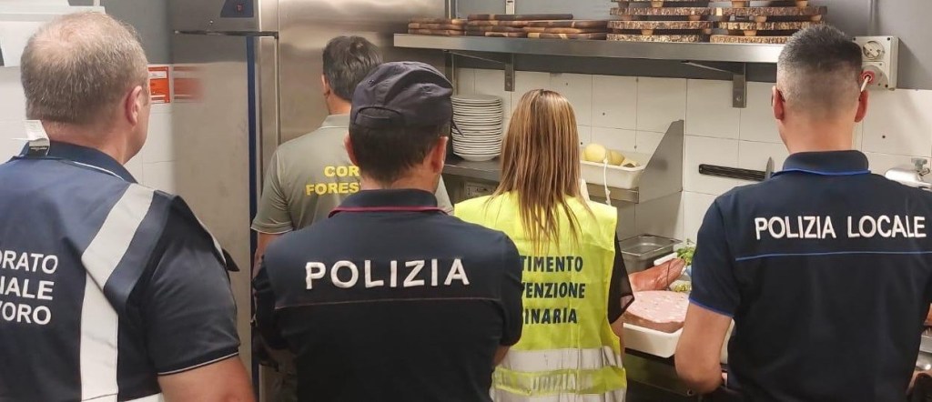 Scopri di più sull'articolo Agrigento – Dieci lavoratori in nero su 18 presenti, 40 mila euro di multa a ristorante