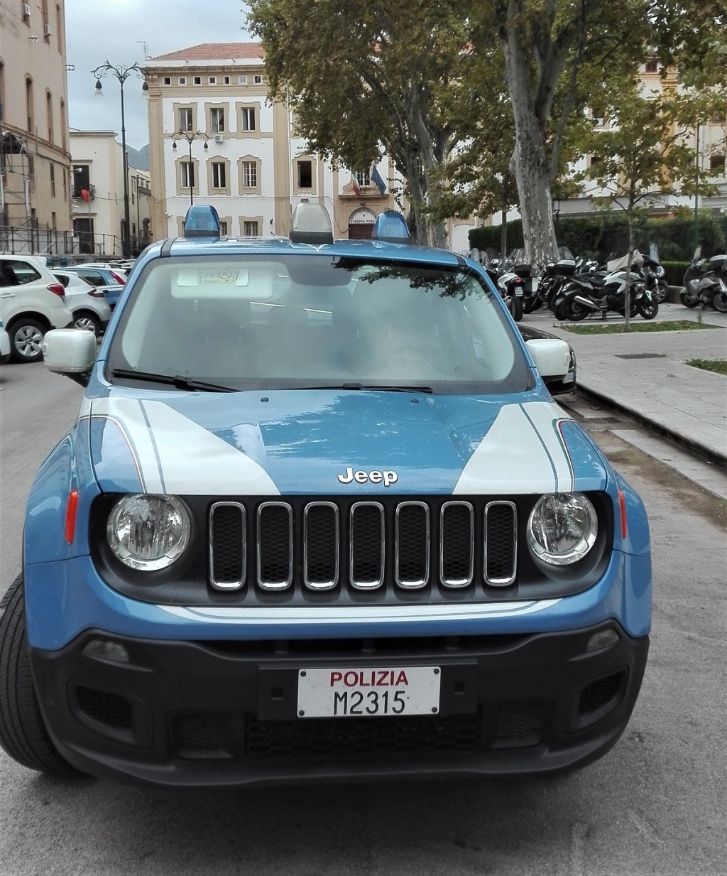 Al momento stai visualizzando Agrigento – Aggredisce un uomo in piazza e ha droga in casa, arrestato 24enne