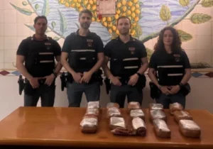 Scopri di più sull'articolo Agrigento – Sequestrati oltre 21 chili di cocaina e un panetto di hashish