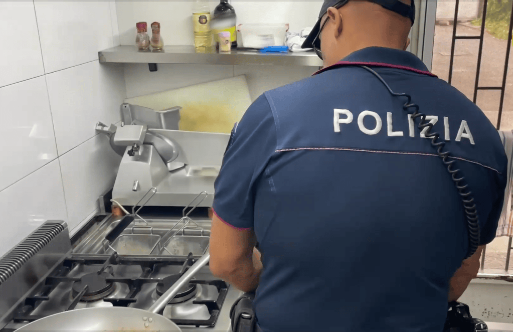 Al momento stai visualizzando Agrigento – Lavoratori in nero, cibo non tracciato e luoghi sporchi: sanzioni per oltre 45 mila euro