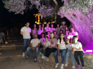 Scopri di più sull'articolo Agrigento – Ottobre, mese della prevenzione: Onde Rosa accende un ulivo nella Valle dei Templi