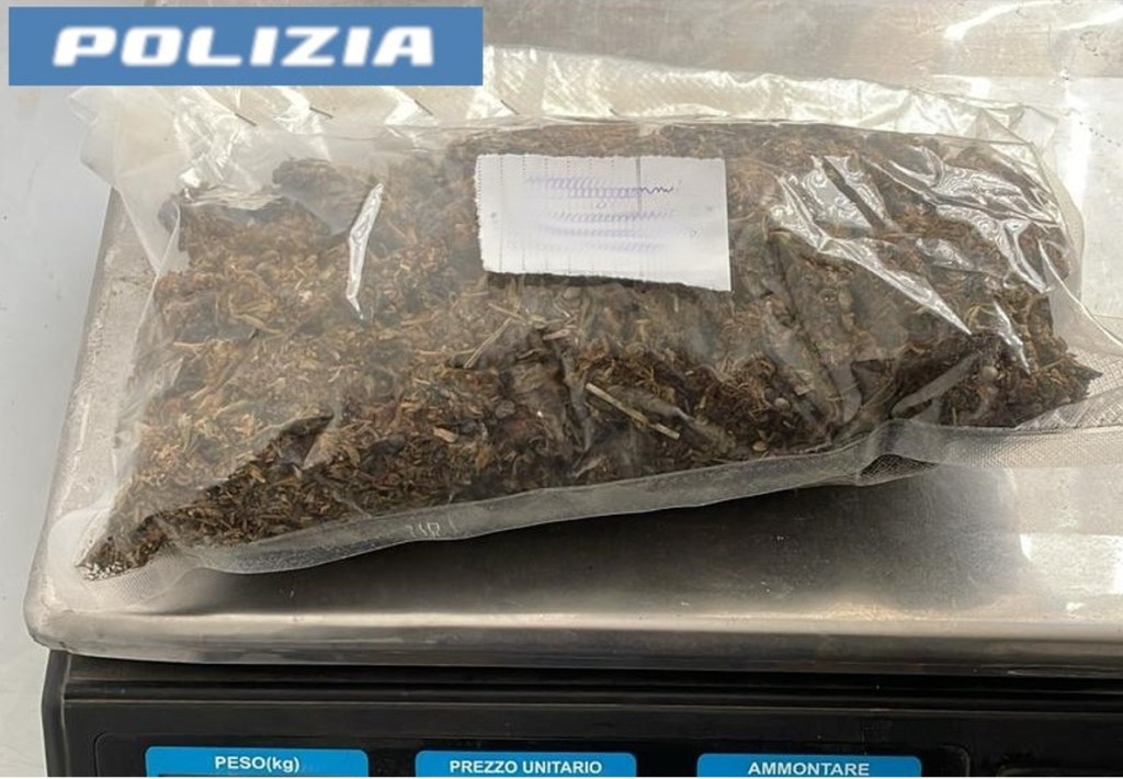 Al momento stai visualizzando Agrigento – Appartamento trasformato in laboratorio della droga, arrestata 54enne