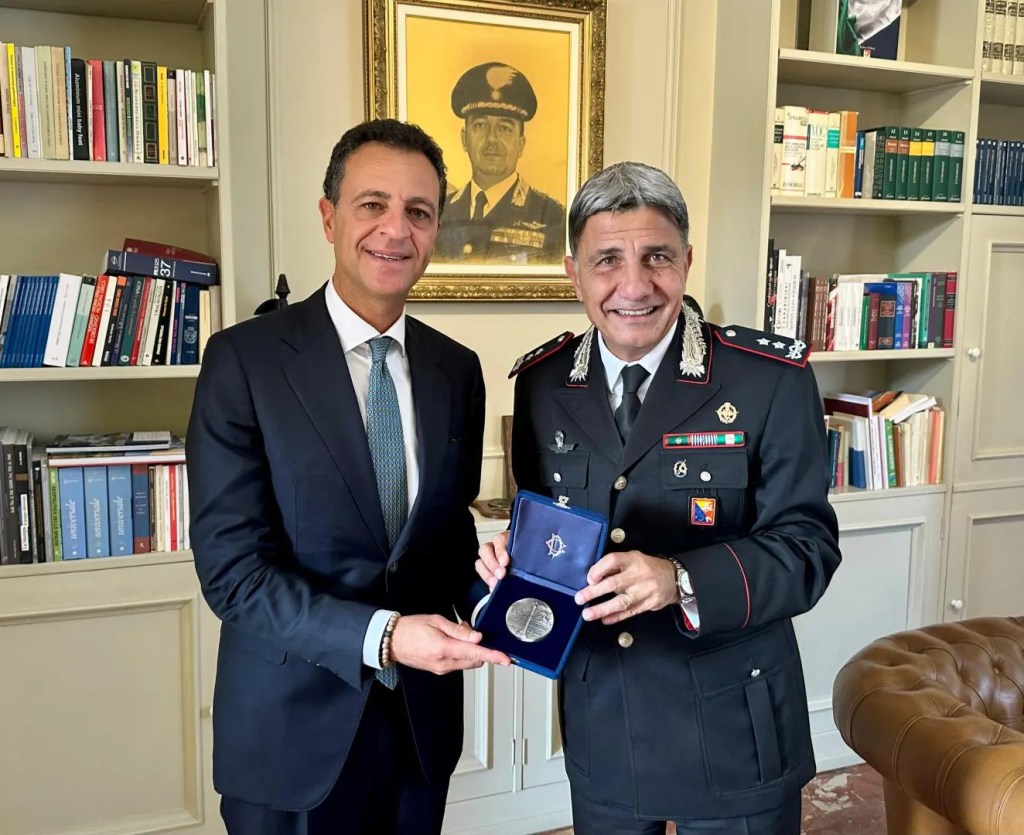 Al momento stai visualizzando Agrigento – Minardo visita la Legione Carabinieri Sicilia: “Legalità e istituzioni credibili per il futuro dell’isola”