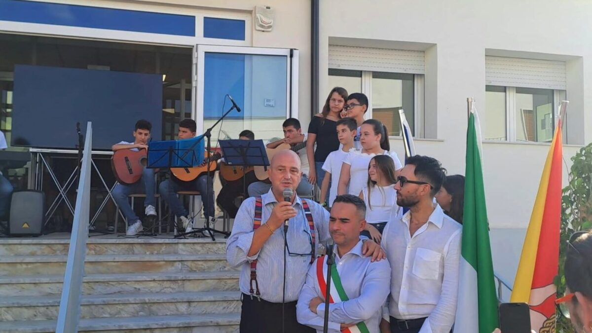 Scopri di più sull'articolo Agrigento – Scuola, Turano a Lampedusa: «Progetto ‘Più vicini più cittadini’ finanziato con 60 mila euro dalla Regione. Presto esteso agli istituti di tutte le isole minori»