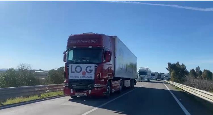 Al momento stai visualizzando Agrigento – Autotrasportatori “allentano” lo sciopero, via libera a consegne di ortofrutta