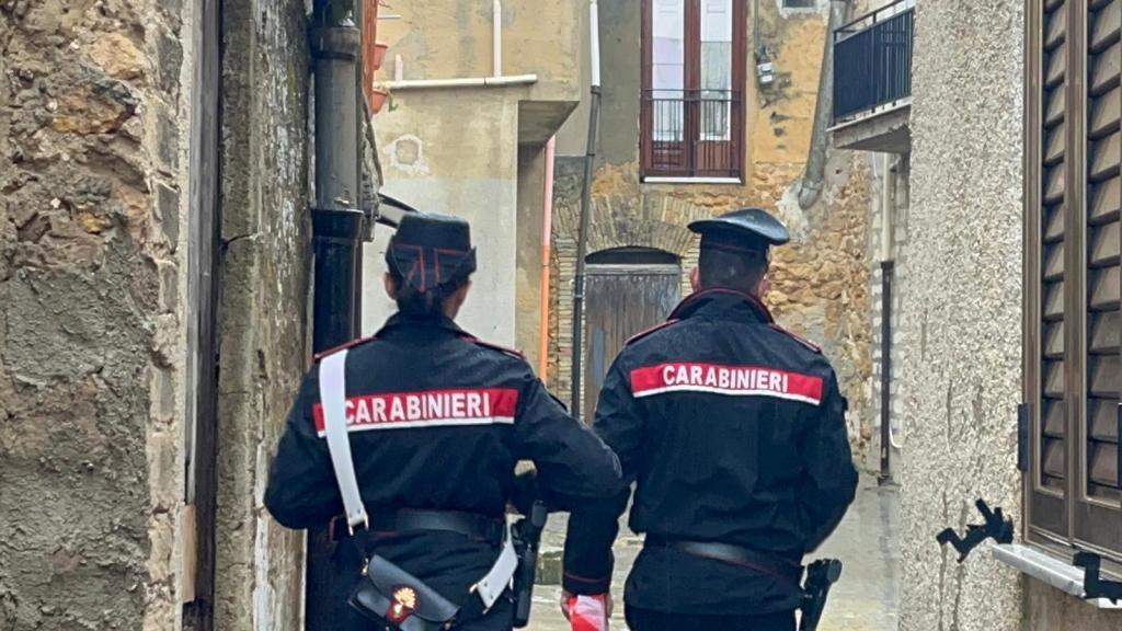 Al momento stai visualizzando Agrigento – Aggredisce i carabinieri dopo fuga dalla comunità, 17enne arrestato a Naro
