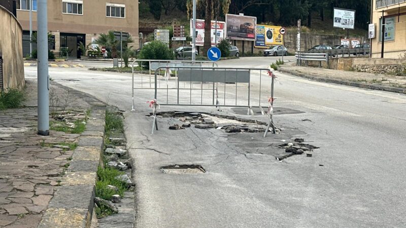 Al momento stai visualizzando Agrigento, via Imera devastata dal nubifragio da oltre tre settimane. Il maltempo è passato, i danni restano e il Comune non interviene