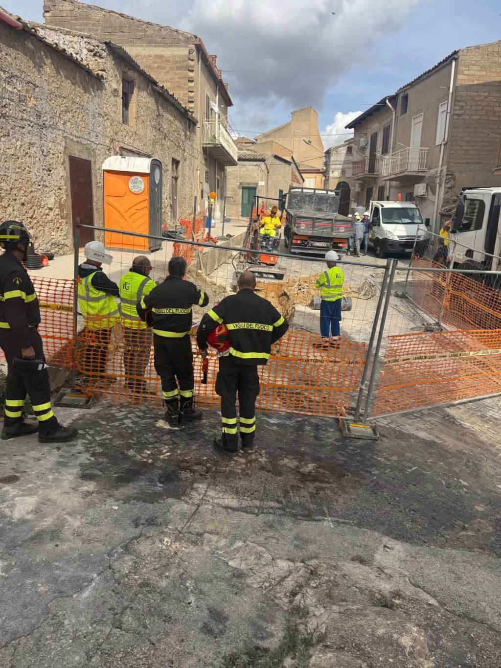 Al momento stai visualizzando Agrigento – Ravanusa, fuga di gas durante i lavori per la fibra ottica; Pitrola: “in corso riparazione”
