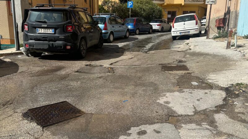 Al momento stai visualizzando Agrigento, piazza Metello perde acqua da oltre un mese. Sindaco Sodano, basta attese, intervenga su AICA