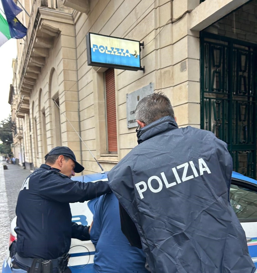 Al momento stai visualizzando Agrigento – Perde una causa, minaccia gli avvocati con una pistola e chiede 100 mila euro per il danno: arrestato
