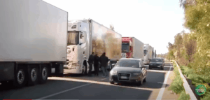 Scopri di più sull'articolo Agrigento – Al via lo sciopero dei tir in Sicilia, cinque giorni di stop contro il caro carburante