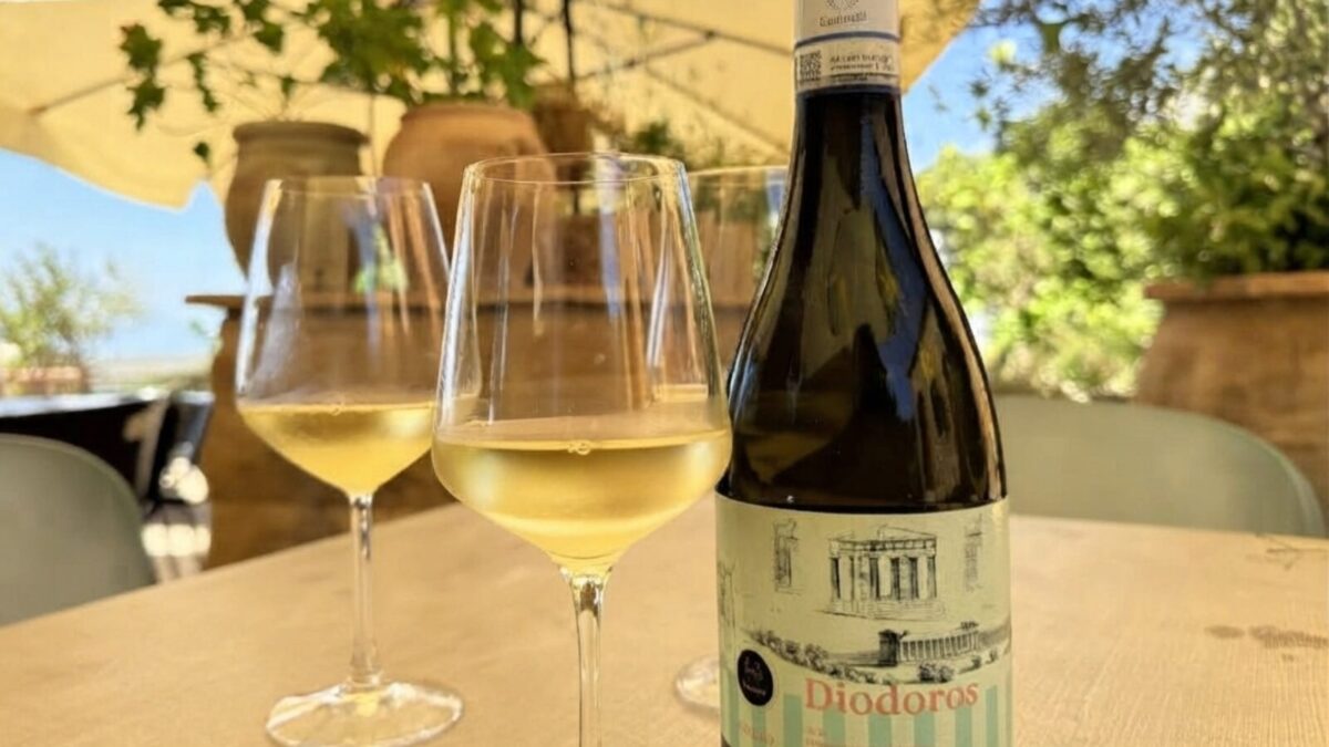 Al momento stai visualizzando Agrigento – Diodoros, ecco il Grillo 2025: è il primo vino bianco del progetto voluto dal Parco Archeologico