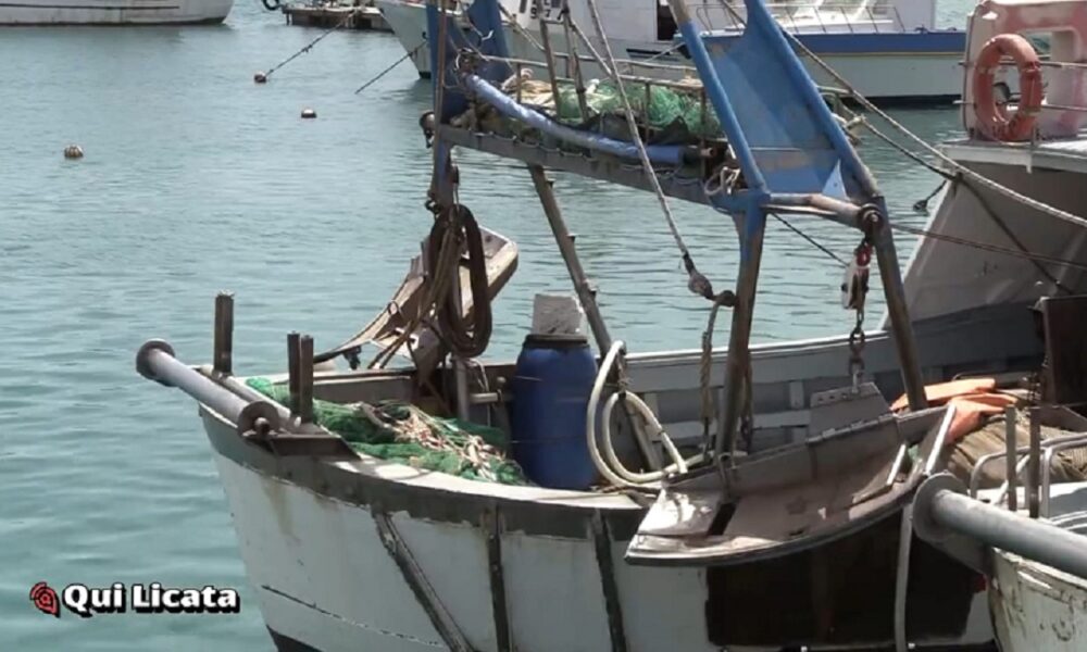 Al momento stai visualizzando Agrigento – La protesta per il caro gasolio si impenna: i pescatori di Licata non escono in mare