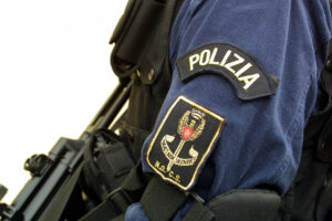 Scopri di più sull'articolo Agrigento – Controlli straordinari della Polizia, raffica di verifiche e sanzioni a Ribera e Santa Margherita
