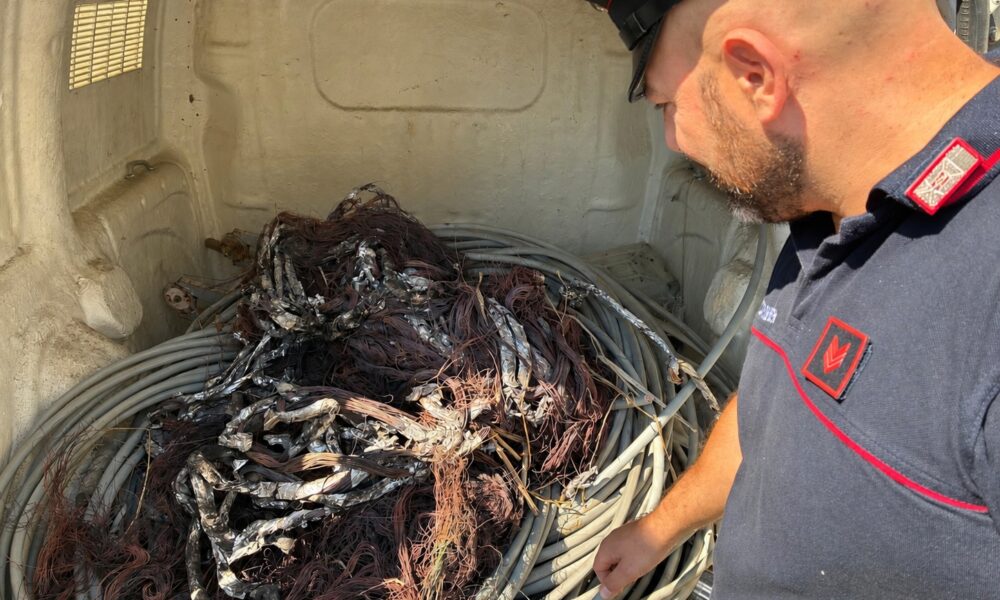 Al momento stai visualizzando Agrigento – Rame, 2 licatesi nei guai: “Trovati in possesso di 320 metri di cavi della fibra ottica”