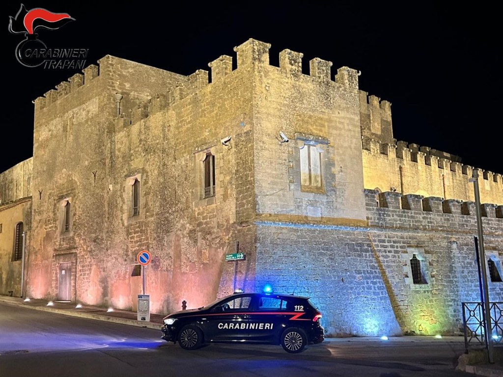 Al momento stai visualizzando Agrigento – Minaccia un passante con il coltello per farsi consegnare il cellulare, arrestato per rapina
