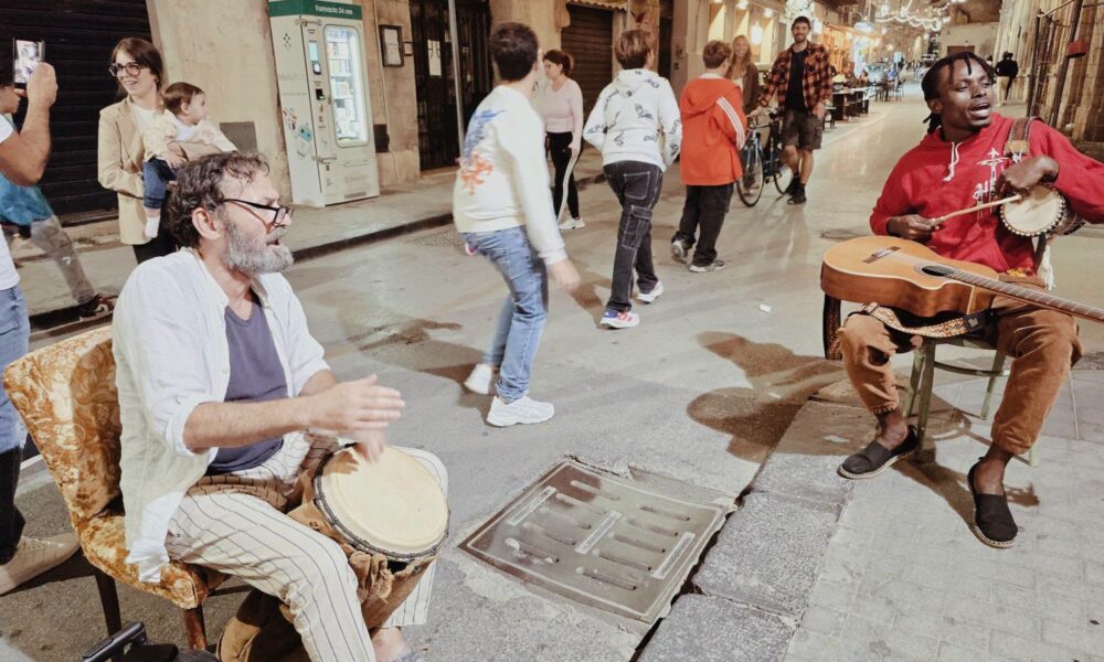 Al momento stai visualizzando Agrigento – Chris Obehi, Mel Vizzi e il gruppo folk Putìa: che festa per Rosa Balistreri